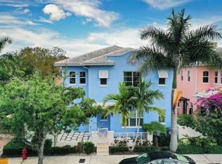 914 NE 17th Way, Fort Lauderdale, FL 33304