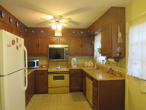 2nd image of 72 Cambridge Circle #C