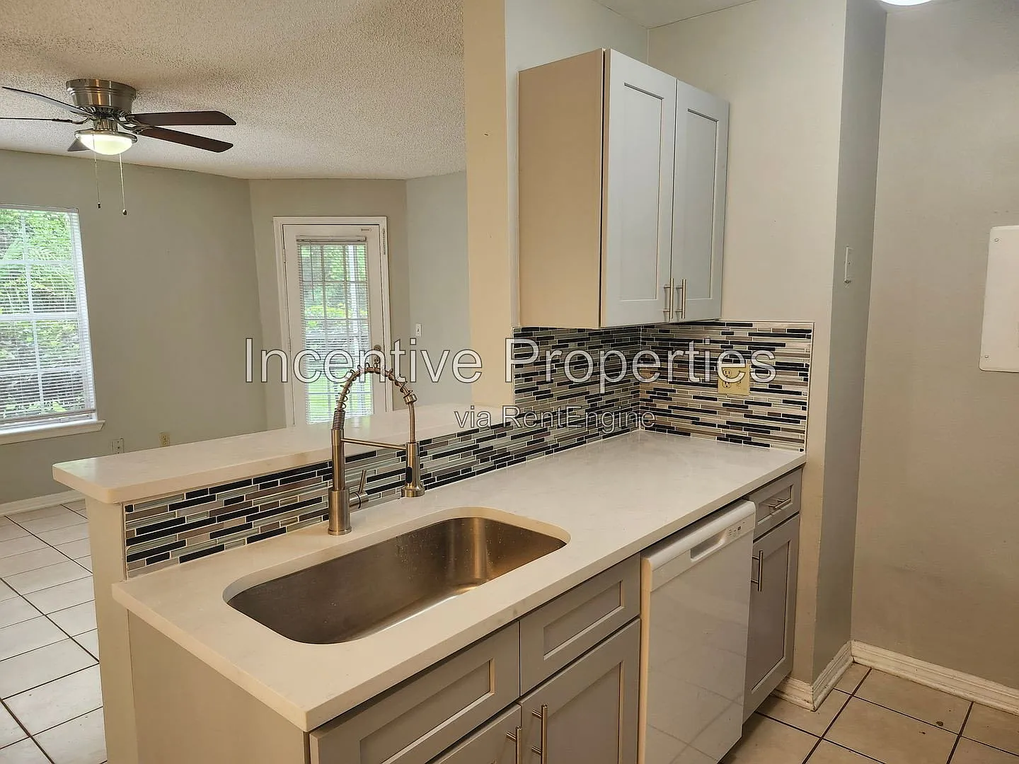 1 bed, 1.0 bath, 686 sqft, $1,275 — Photo 4