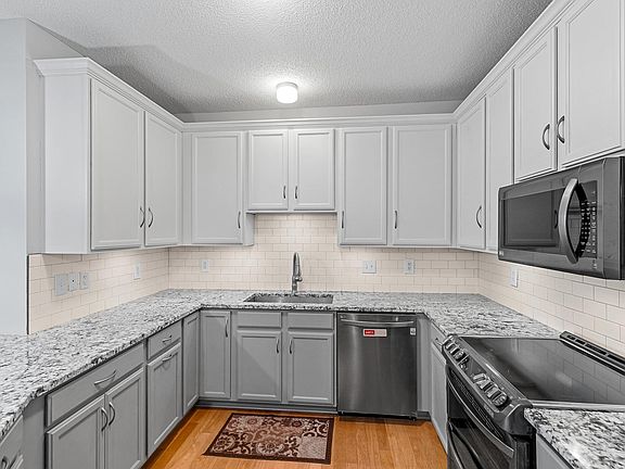 3rd image of 2530 E 34th St APT 210