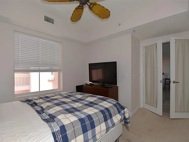 2051 SE 3rd St #509 — Photo 15