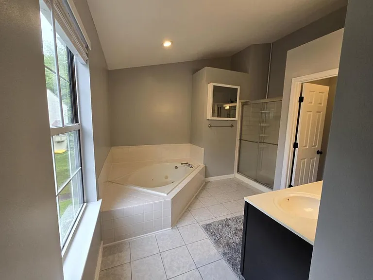 42 Charleston Ct — Photo 12