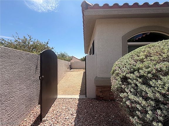 4th image of 8595 Bella Vacio Ct