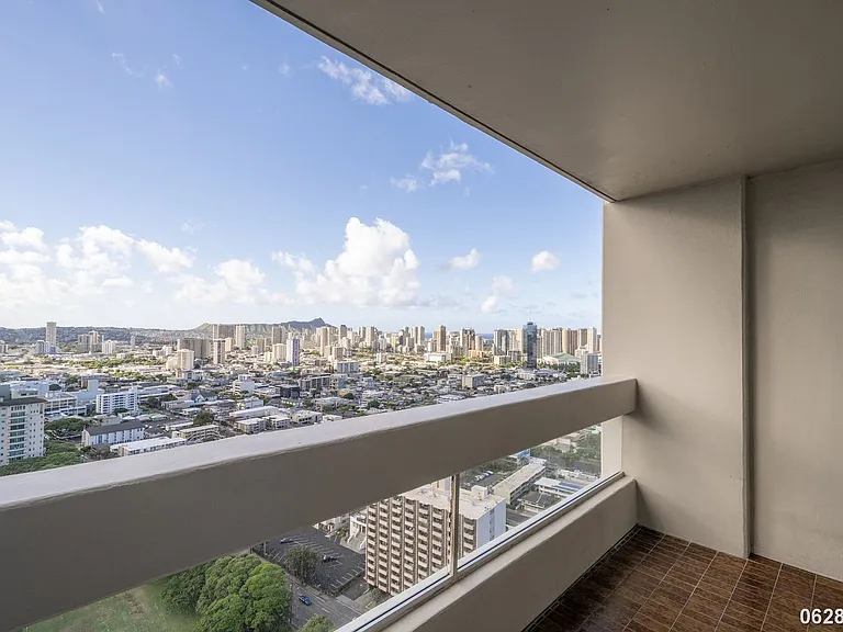 1212 Punahou St #3305 — Photo 8