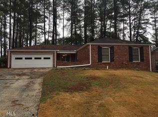 2693 Lantern Ln, College Park, GA 30349