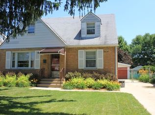 7825 N Neva Ave, Niles, IL 60714