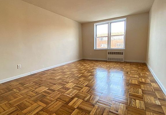 4th image of 31-15 68th St #6