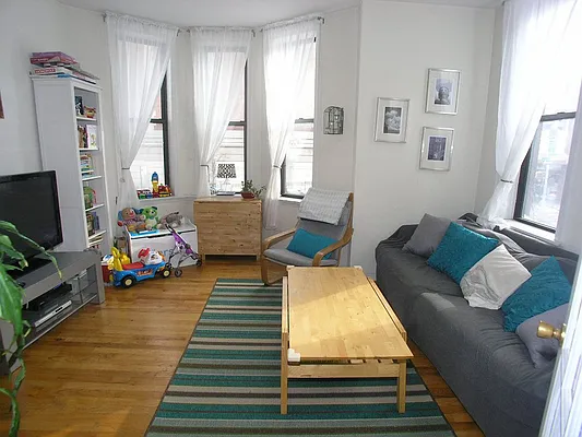 Rented by Townsley & Gay, LLC | media 33