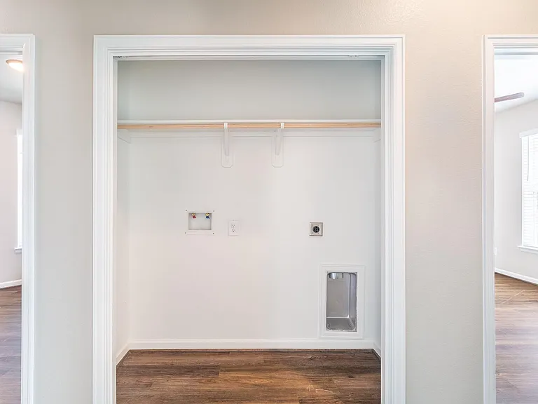 135 Park Place Cir #B — Photo 11