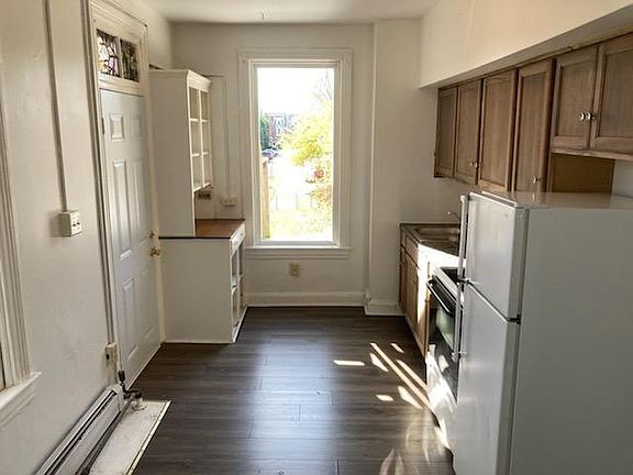 2nd image of 123 East Ave APT 2