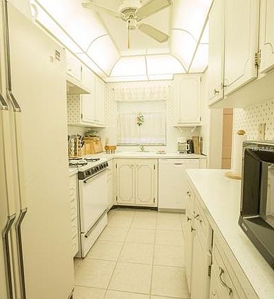 4th image of 200 El Camino Dr APT 107
