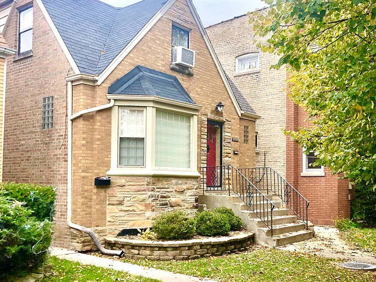 4940 N Mason Ave — Photo 2