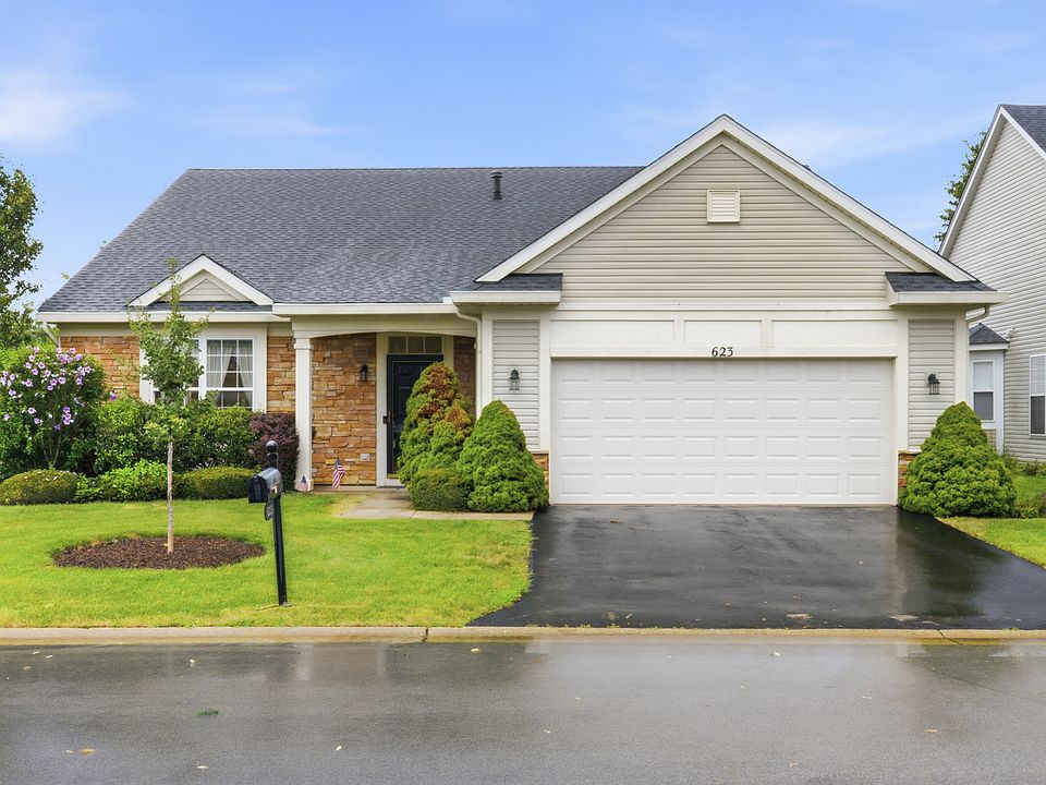 1st image of 623 Saugatuk Cir
