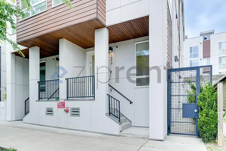 1490 NW 75th St — Photo 2