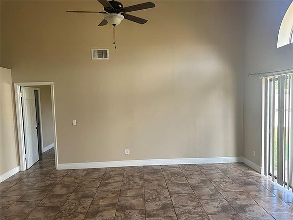 5th image of 180 Coralwood Cir #180