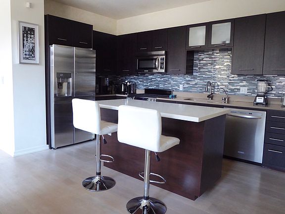 5th image of 238 S Arroyo Pkwy Unit 215