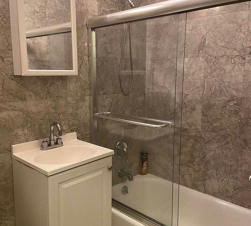 2nd image of 213 W 18th St #B
