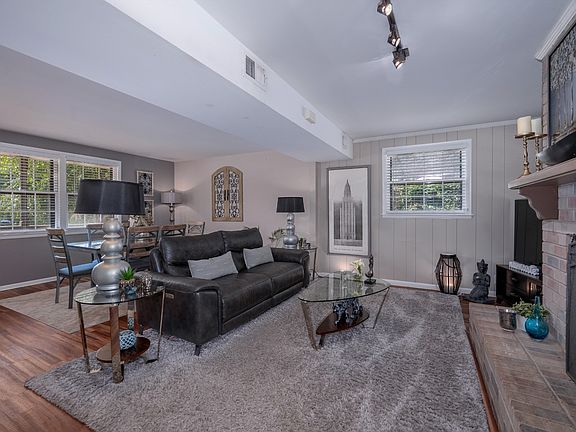 3rd image of 3246 Cloverwood Dr