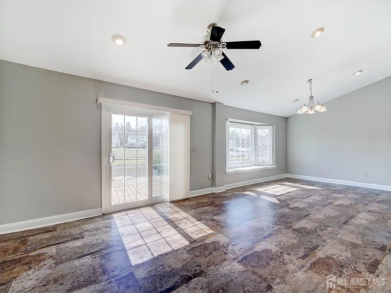 8 Mulberry Ct — Photo 7