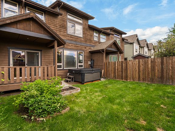 3rd image of 4716 Shadowglen Dr APT B