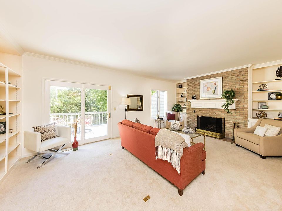 1st image of 1154 Strathaven Dr N #7C