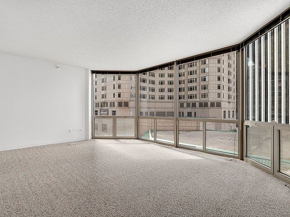 3rd image of 222 N Columbus Dr APT 601
