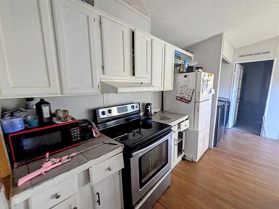 3rd image of 473 E Sherwood Dr