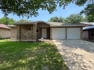 8023 Forest Brg, Live Oak, TX 78233