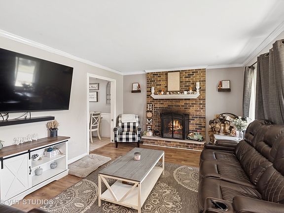 3rd image of 4808 Chesterfield Dr