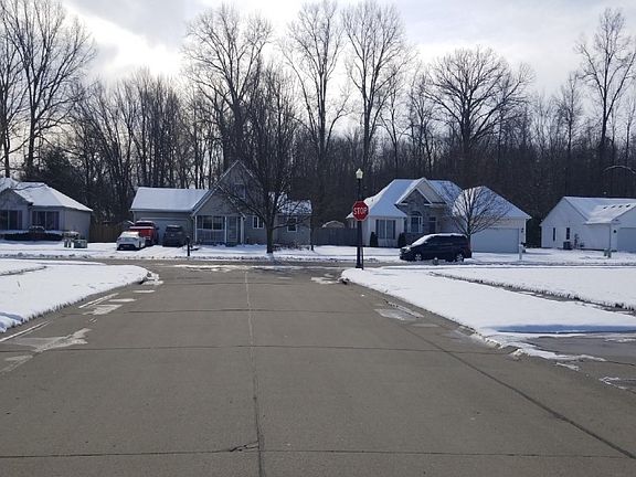 4th image of 270 Finch Dr