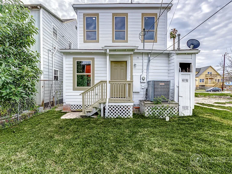 Sealy St — Photo 19