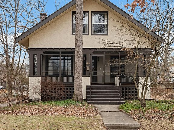 2nd image of 2500 Thayer St