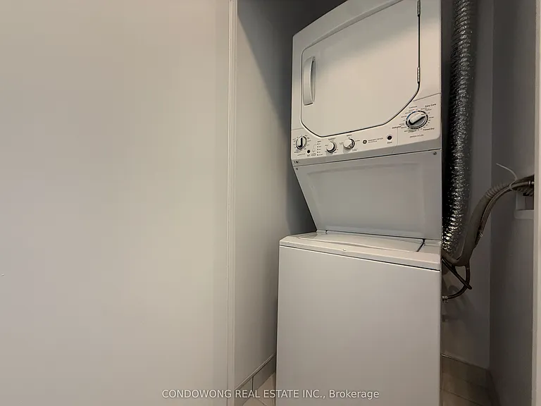 500 Dupont St #702 — Photo 6