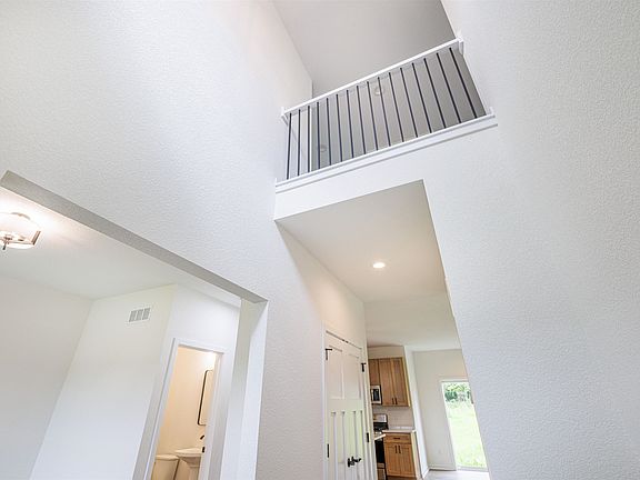 4th image of 503 Teri Lee Ln