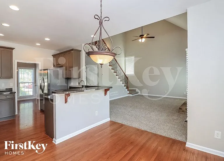 166 Crestview Dr — Photo 9