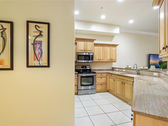 4th image of 3979 Square East Ln