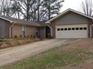 1145 Ferncrest Dr, Jackson, MS 39211
