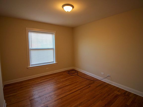 3rd image of 5028 N Western Ave #3