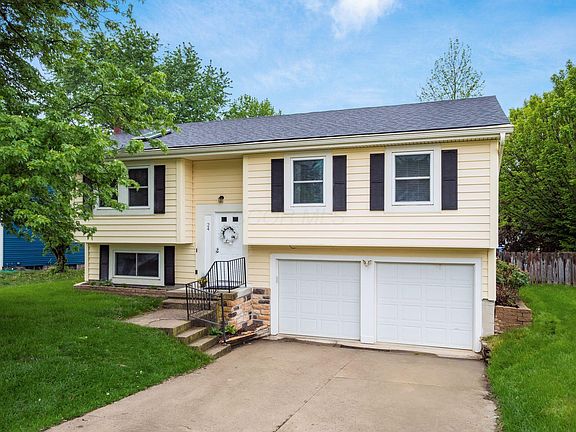 2nd image of 24 Ridgedale Ct