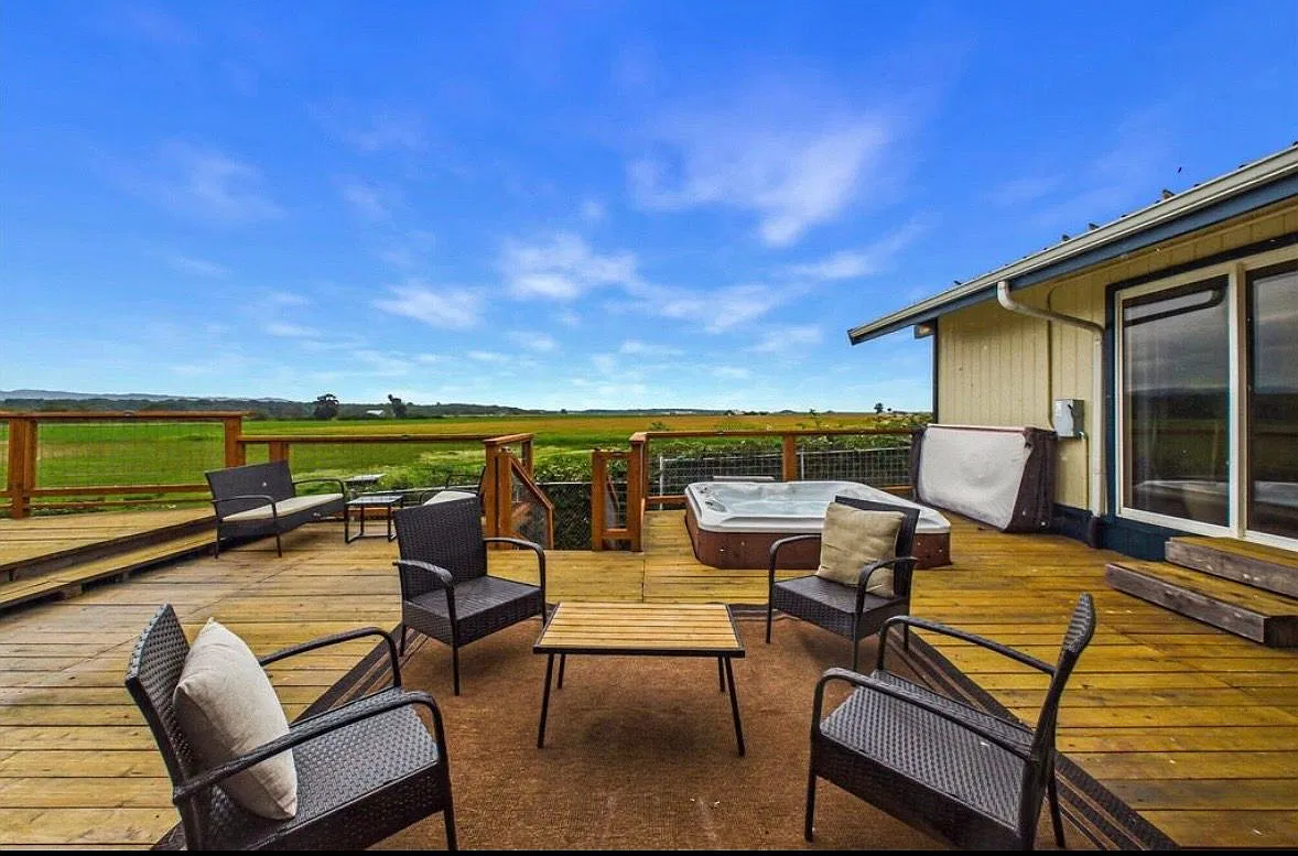 4 bed, 2.5 bath, 2624 sqft, $3,200 — Photo 4