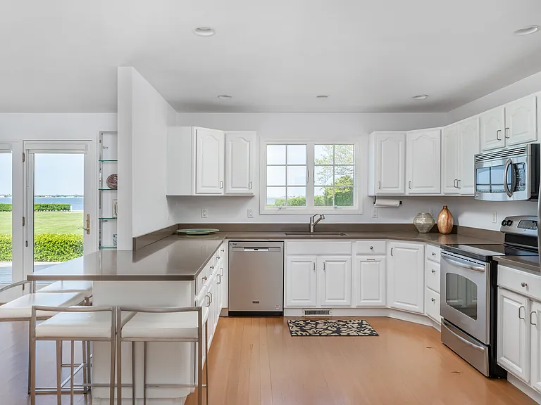 825 Flying Point Rd — Photo 11