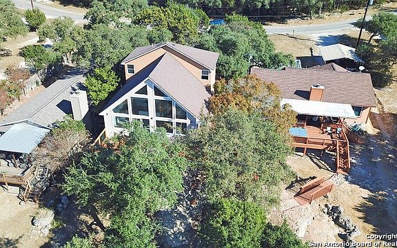 2nd image of 1952 Canyon Lake Dr