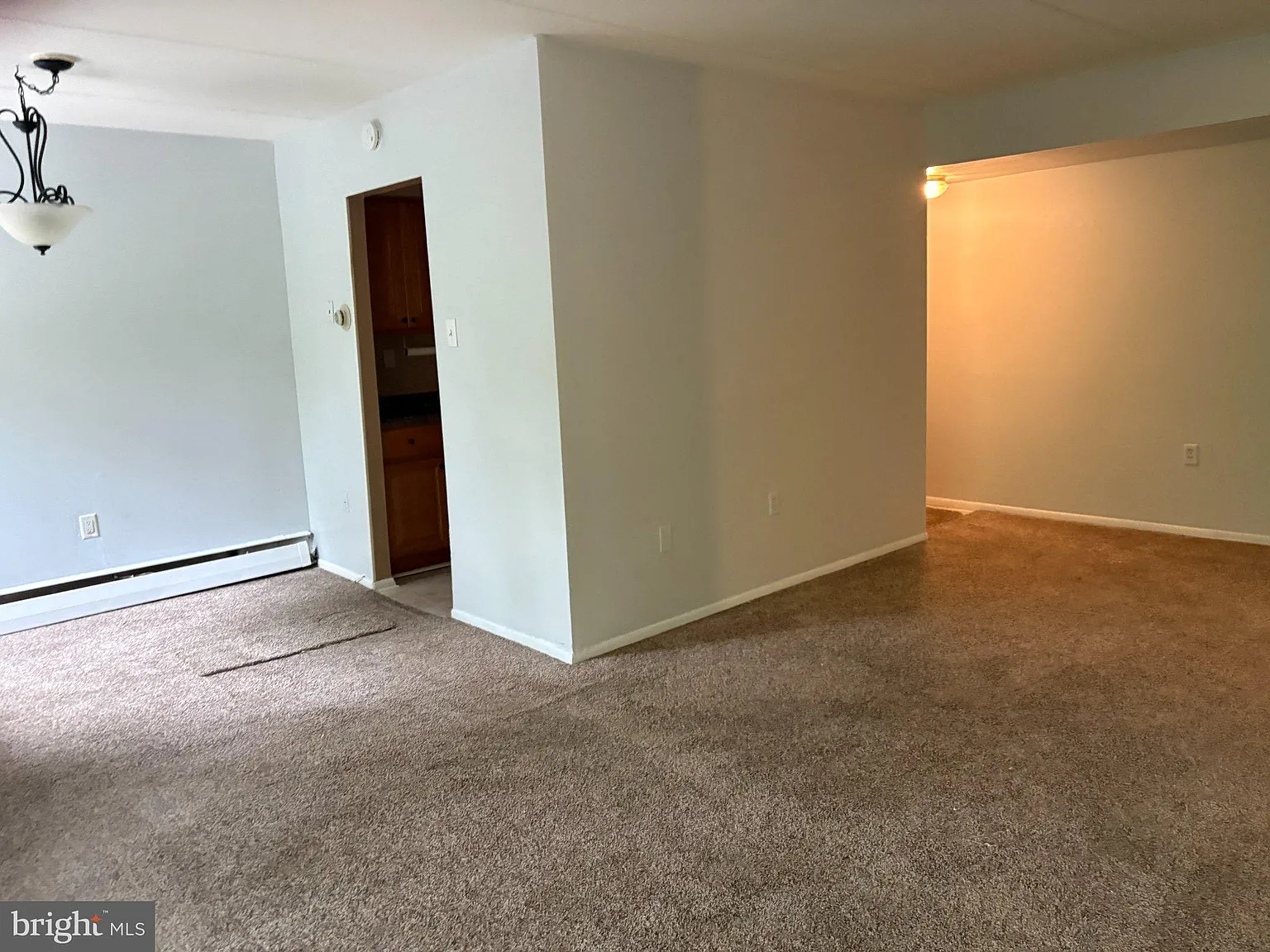 2 bed, 1.5 bath, 924 sqft, $1,800 — Photo 3
