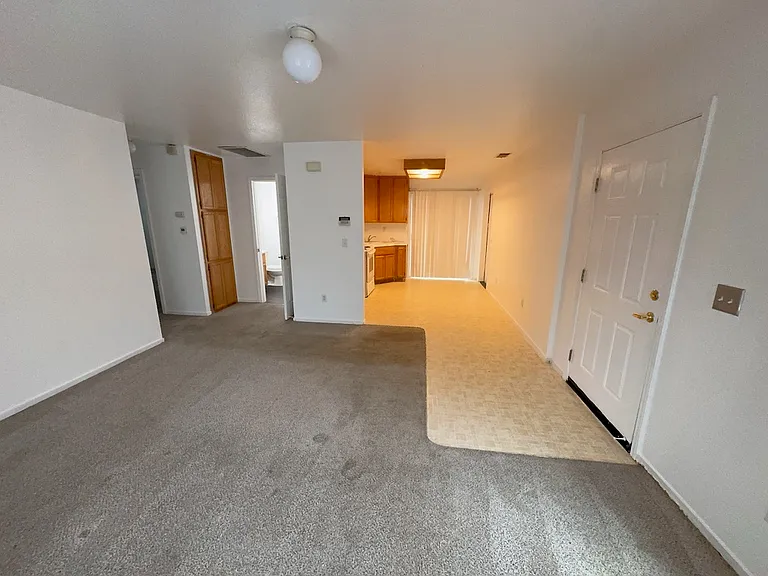 615 Andrew St — Photo 2