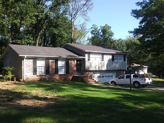 3rd image of 2423 Ashland Dr