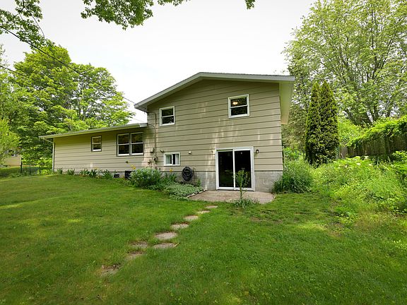 5th image of 17860 Merrywood Ln