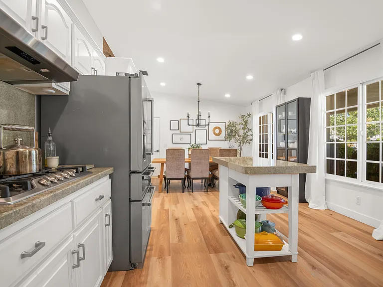 3109 Rollings Ave — Photo 5