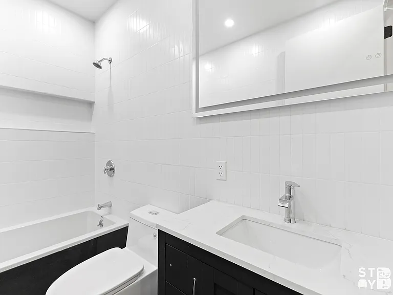 155 Monroe St #1 — Photo 18