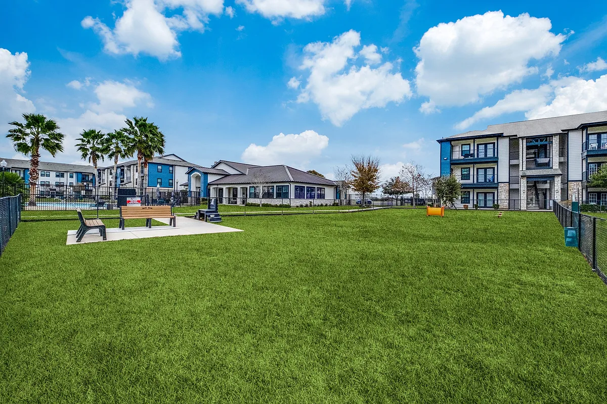 Building Photo - Valor at Harlingen