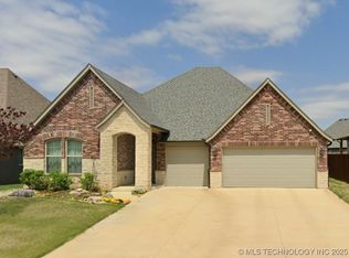 631 E 126th St S, Jenks, OK 74037